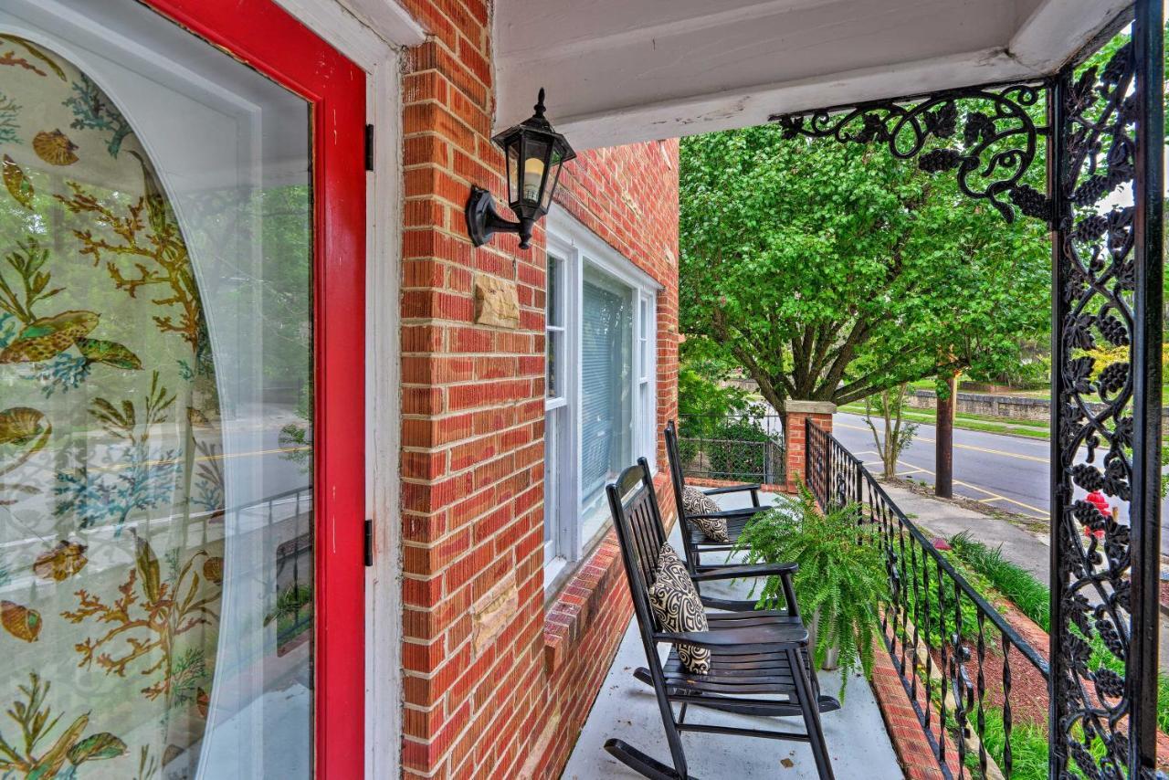 With Yard, Grill And Walkable Location * New Bern