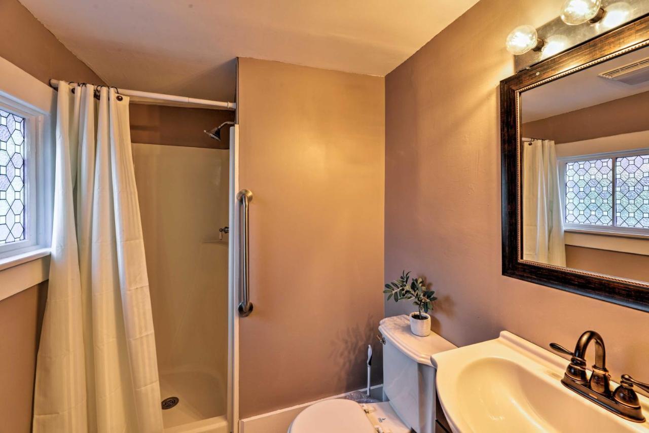 With Yard, Grill And Walkable Location * New Bern