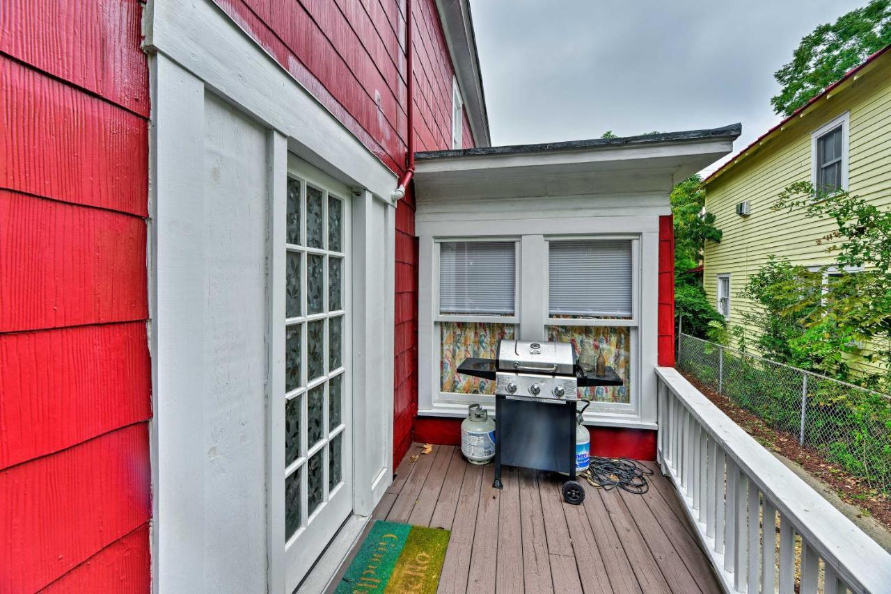With Yard, Grill And Walkable Location * New Bern
