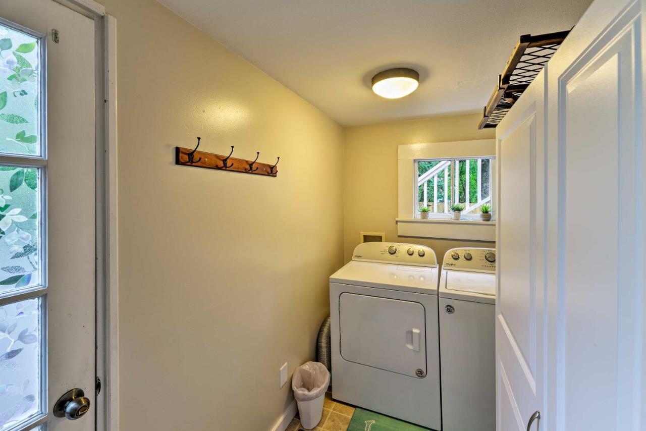 With Yard, Grill And Walkable Location * New Bern