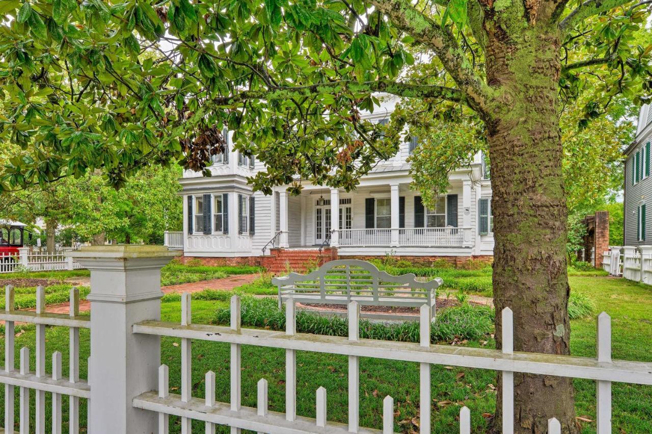 Hébergement de vacances With Yard, Grill And Walkable Location New Bern